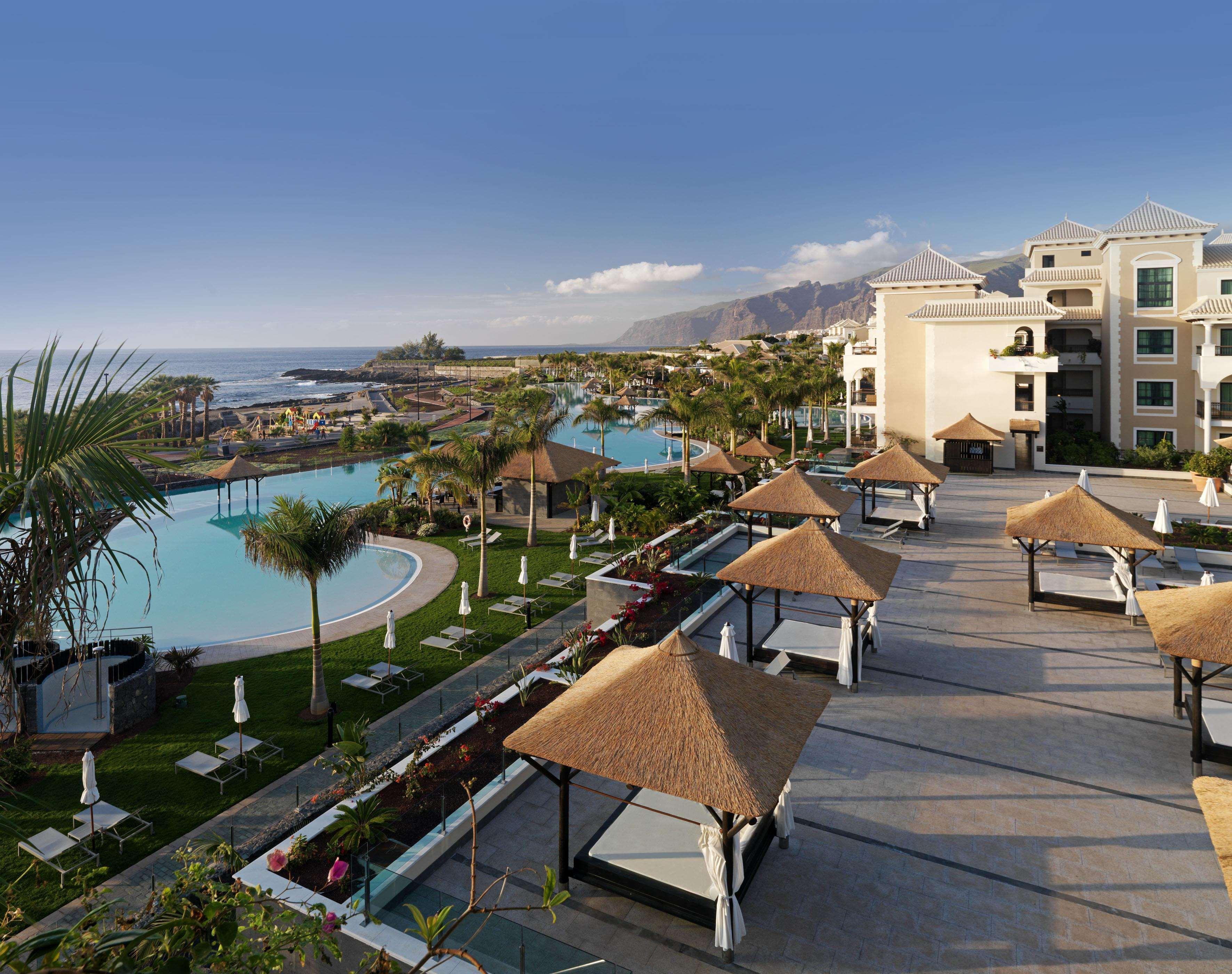 Gran Melia Palacio De Isora Resort & Spa Alcalá la Real Esterno foto The resort's swimming pools