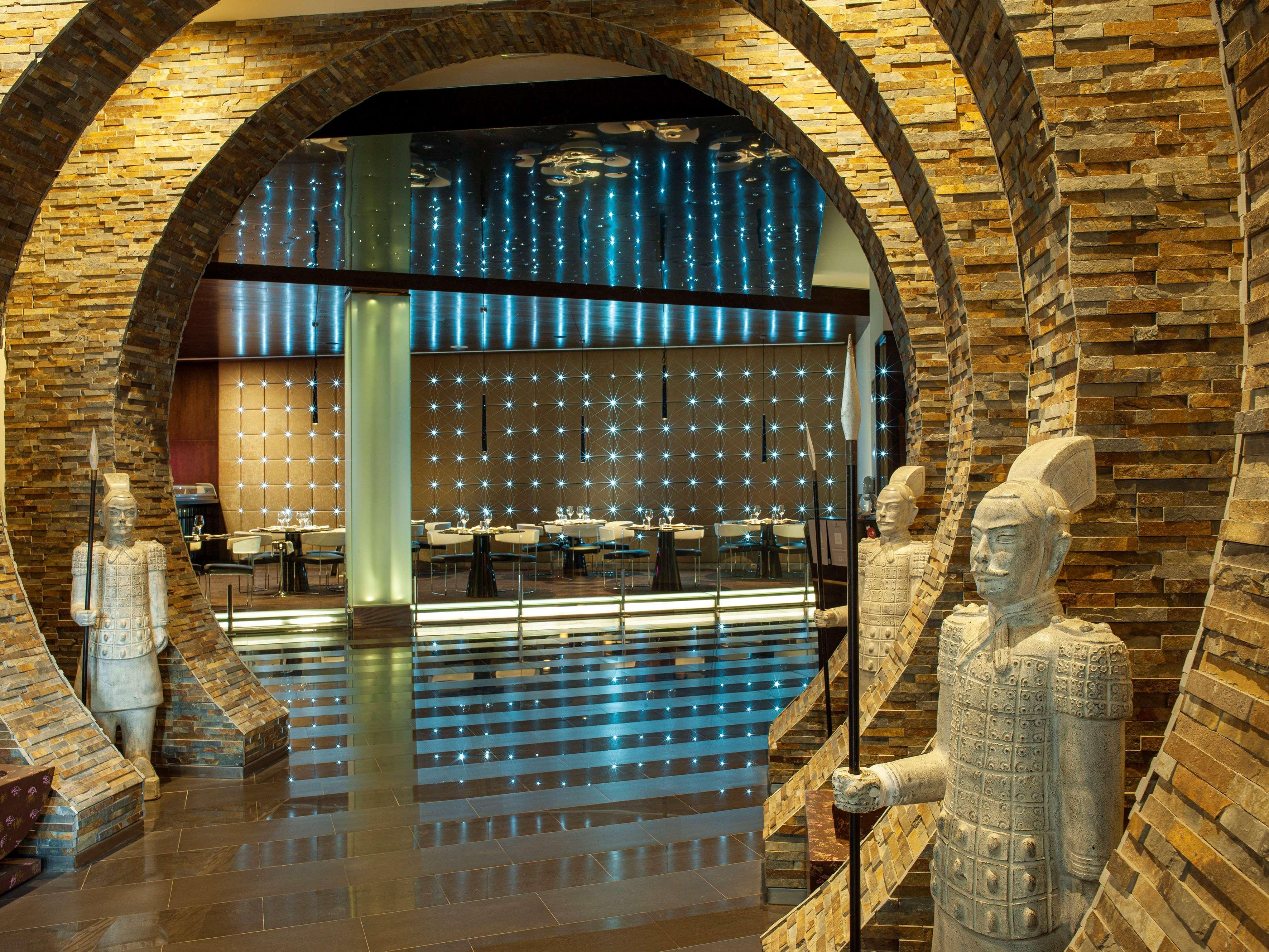 Gran Melia Palacio De Isora Resort & Spa Alcalá la Real Esterno foto The interior of the hotel