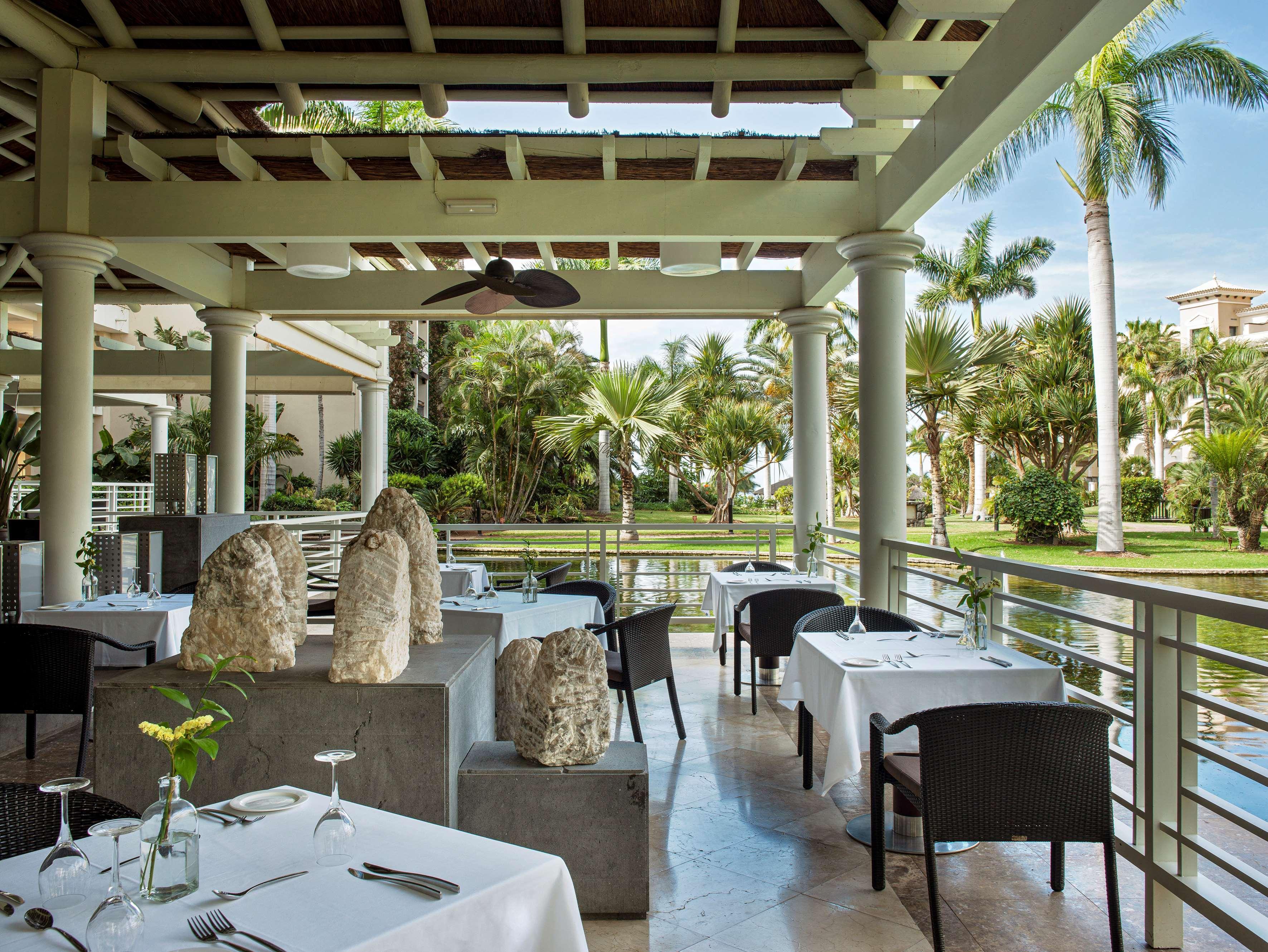 Gran Melia Palacio De Isora Resort & Spa Alcalá la Real Esterno foto Restaurant at the Hard Rock Hotel
