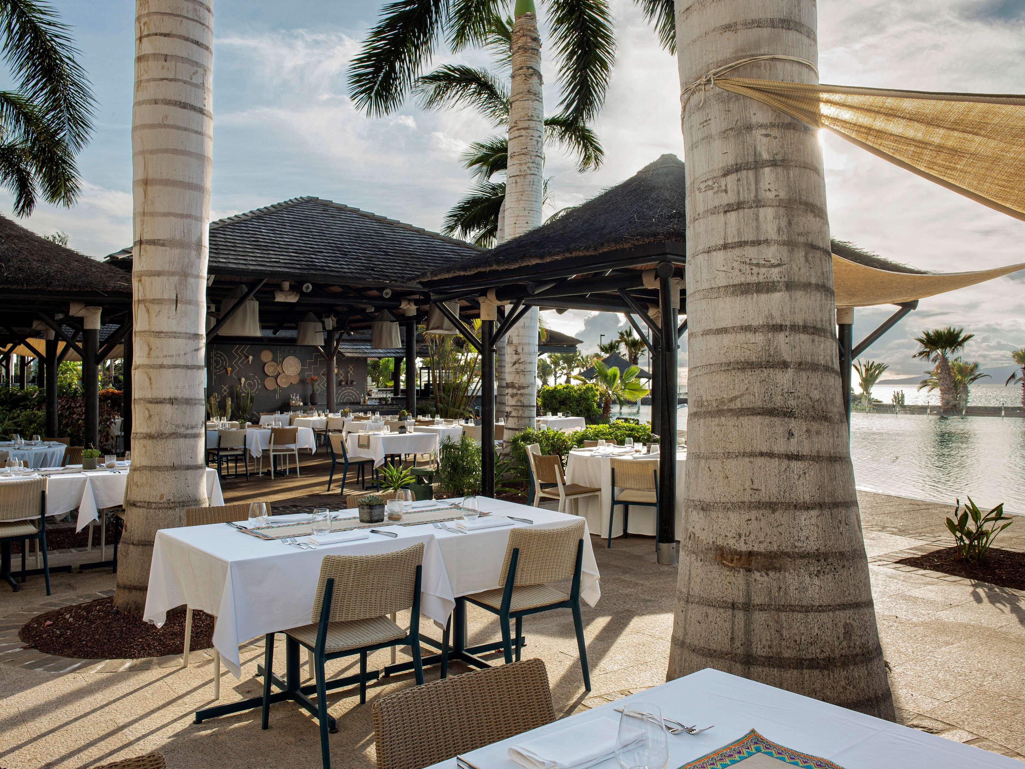 Gran Melia Palacio De Isora Resort & Spa Alcalá la Real Esterno foto The Beach Club at Atlantis Paradise Island